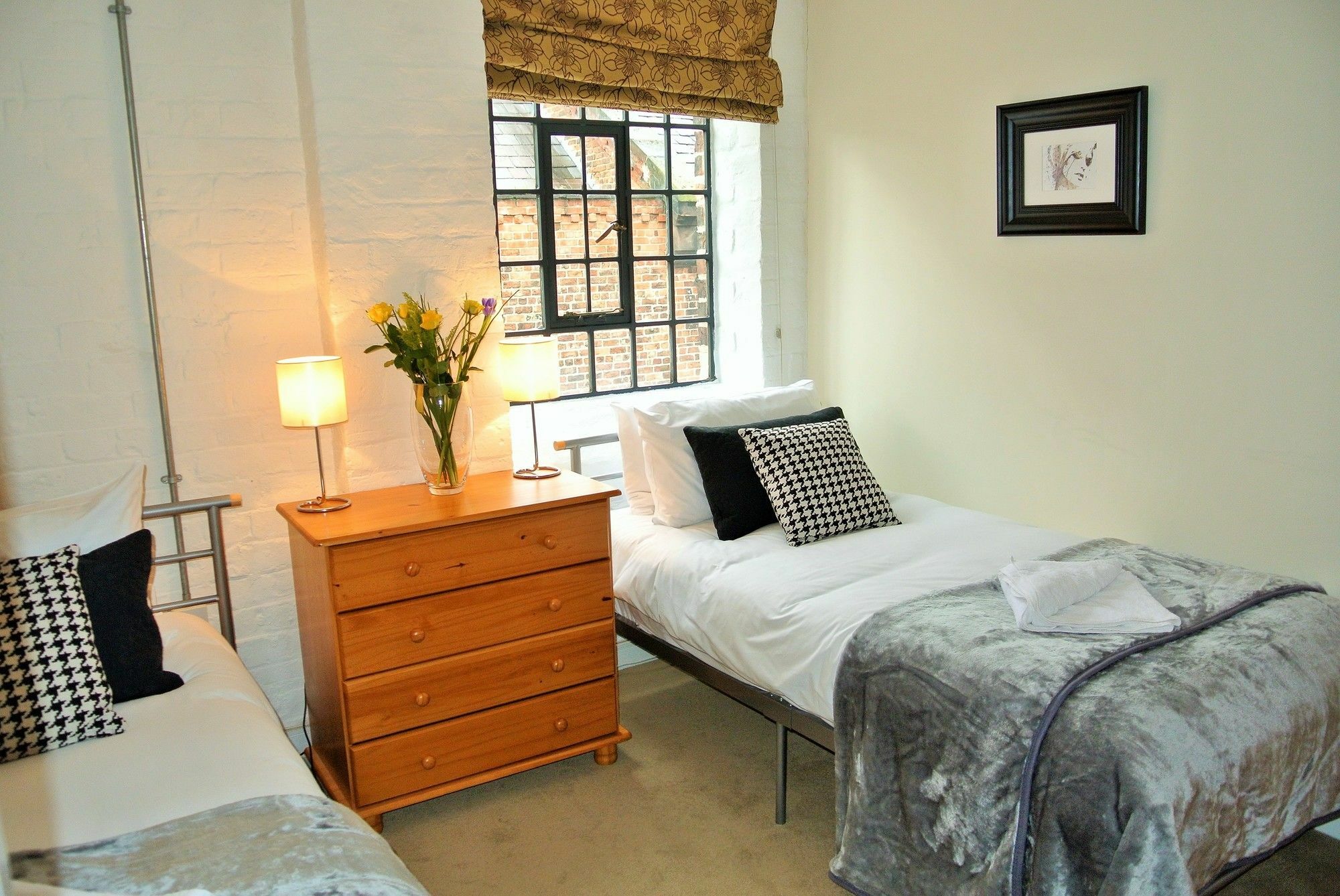 Oyo Approved Serviced Apartments Steam Mill Chester Exterior photo